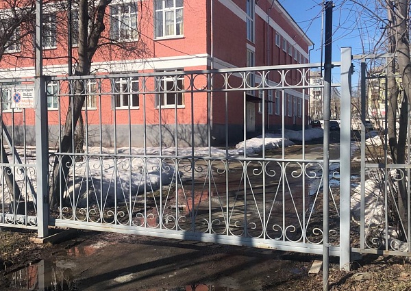    Изготовление и монтаж откатных ворот для школы № 15, г. Краснотурьинск