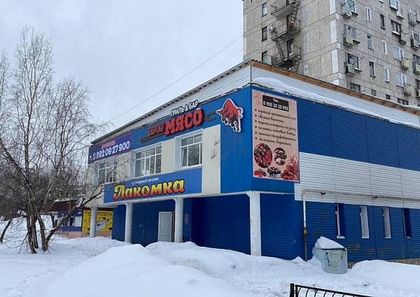 Изготовление и монтаж баннеров для кафе Лакомка, Краснотурьинск