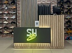 Неон Sneaker House