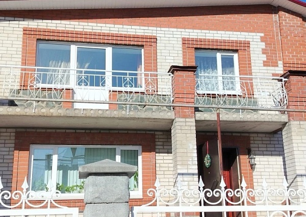 Поручни на балкон